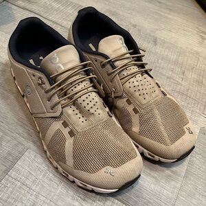 Men’s On Running Cloud Sand / Chai 
US 10.5